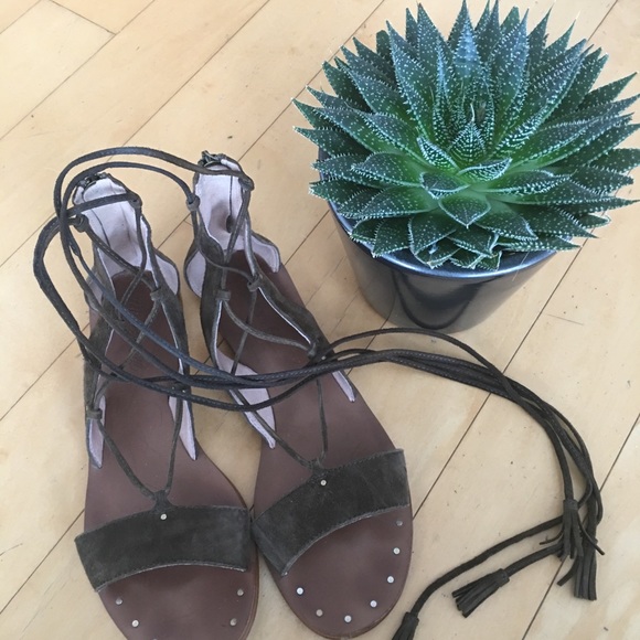 Madewell: Bridget Lace-Up Sandal in Suede - Picture 3 of 8